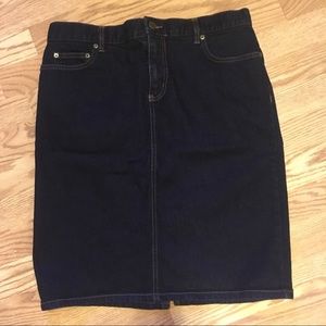 NWOT women’s knee length jean skirt